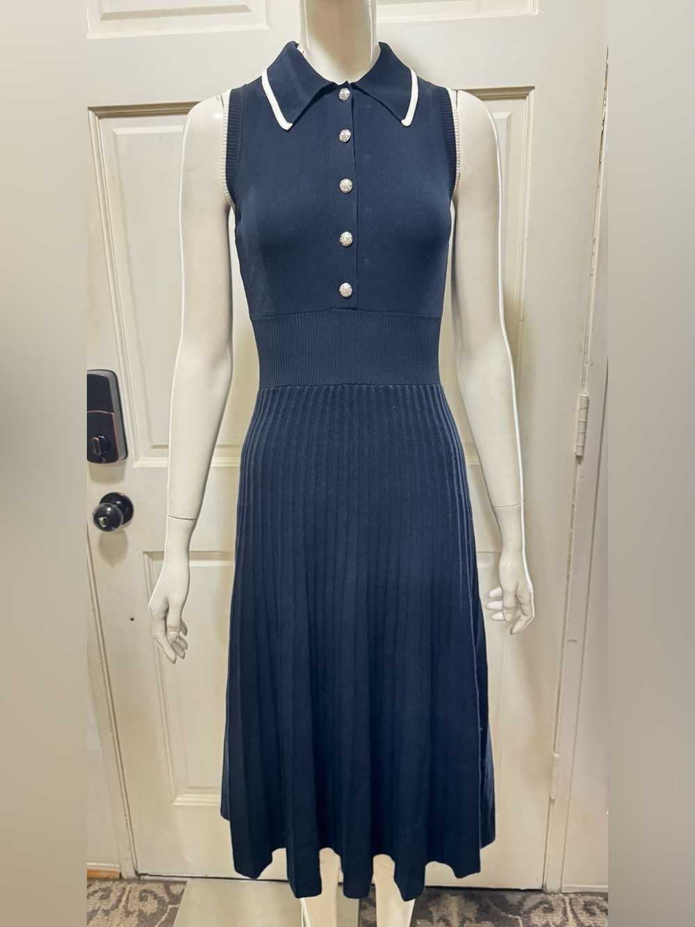 Veronica Beard Meralda Collared
Midi Dress in Navy Size XS - Picture 5 of 12